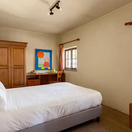 Charming 3 Bedroom House With Bbq And Terrace